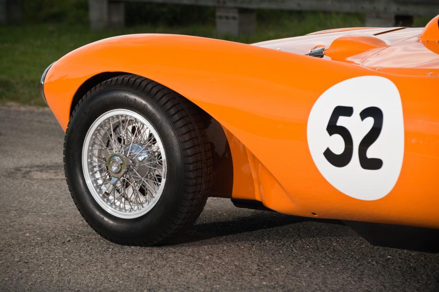 Детали экстерьера Aston Martin DB3 S (Open Headlights) 1953 года  (фото 11 из 71)